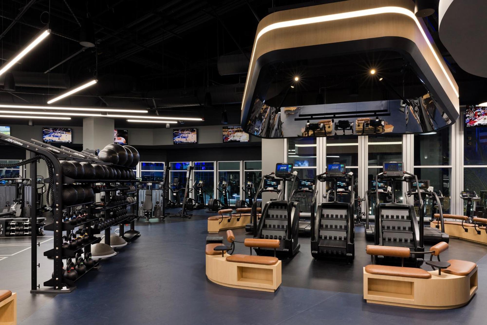 Fontainebleau Las Vegas Eksteriør bilde The Fitness Center at the 2019 Texas Longhorn Center