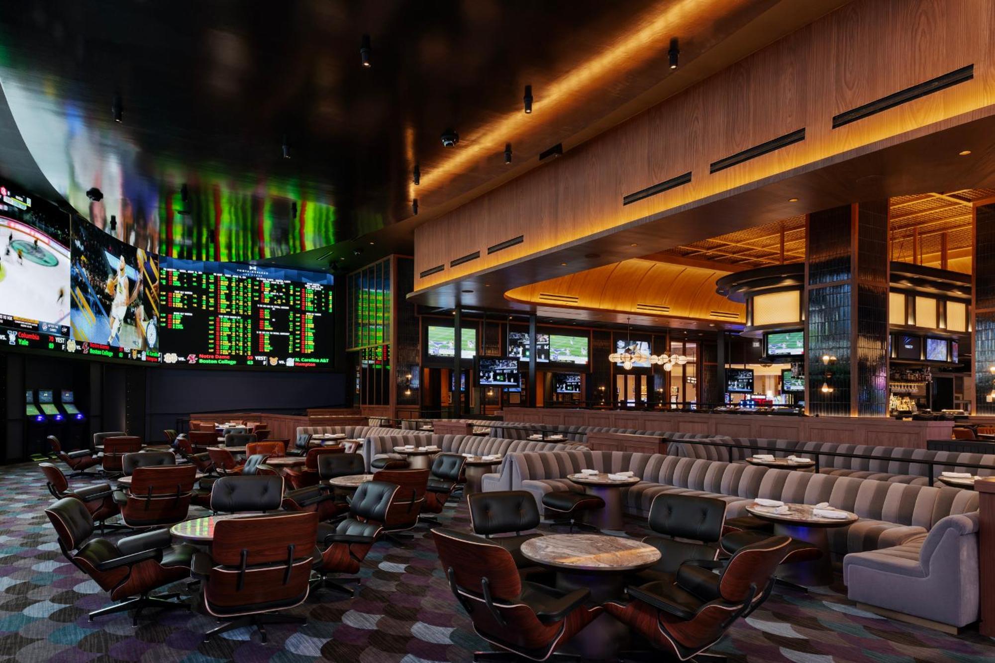 Fontainebleau Las Vegas Eksteriør bilde The interior of a typical sports bar