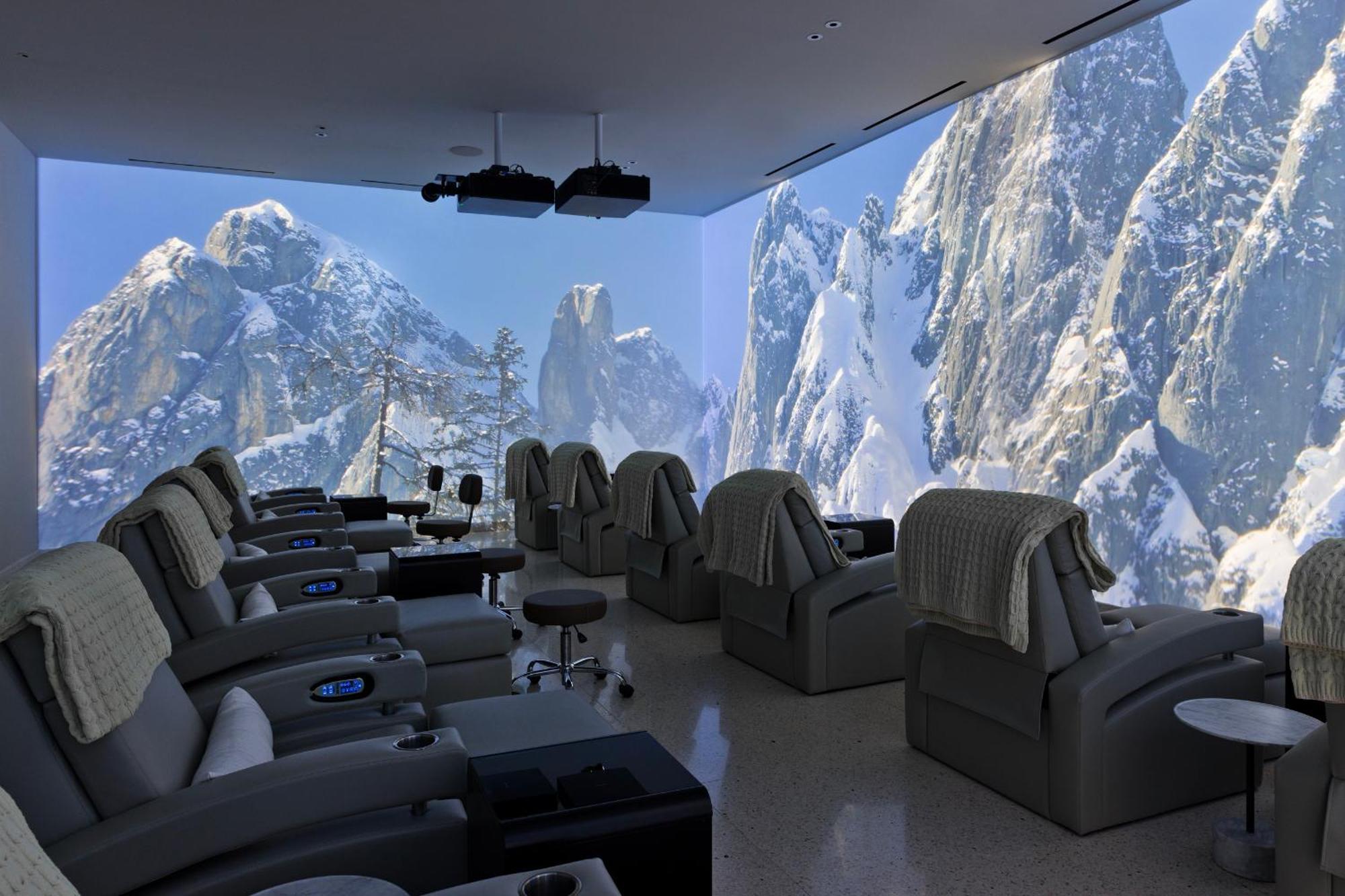 Fontainebleau Las Vegas Eksteriør bilde The 360° theater at the Four Seasons Resort Whistler